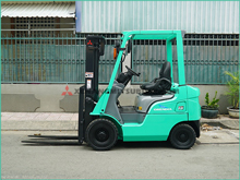 Xe nâng xăng MITSUBISHI FGE15T