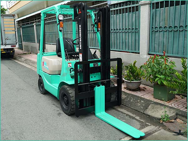 Xe nâng dầu MITSUBISHI FD15