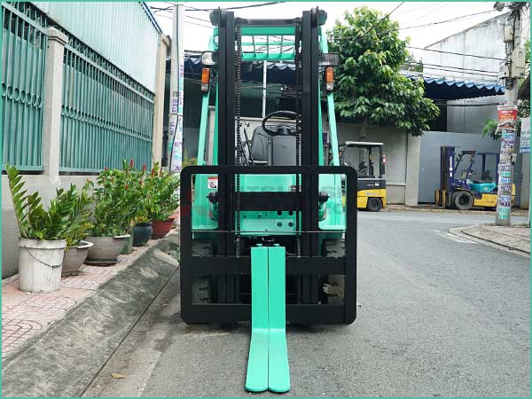 Xe nâng dầu MITSUBISHI FD15