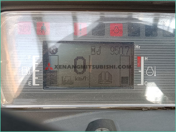 Xe nâng dầu MITSUBISHI FD15D
