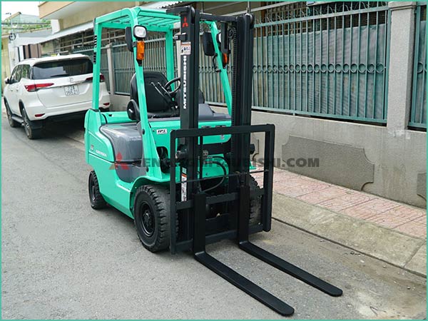 Xe nâng dầu MITSUBISHI FD15T