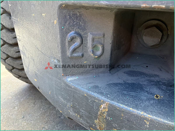 Xe nâng dầu MITSUBISHI FD25