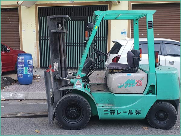 Xe nâng dầu MITSUBISHI FD25