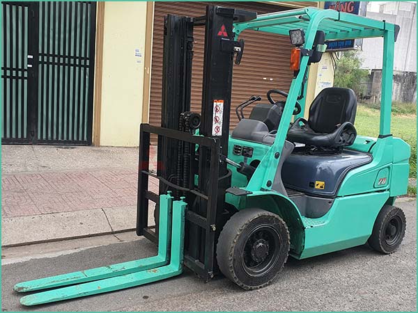 Xe nâng dầu MITSUBISHI FDE20T