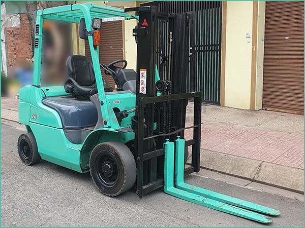 Xe nâng dầu MITSUBISHI FDE20T