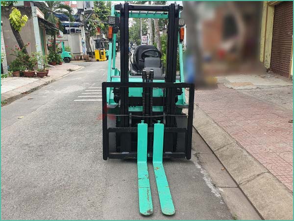 Xe nâng dầu MITSUBISHI FDE20T