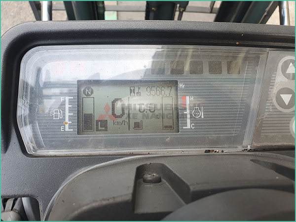 Xe nâng dầu MITSUBISHI FDE20T