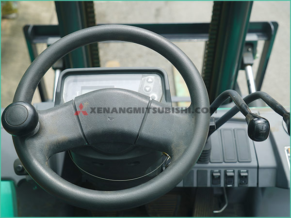 Xe nâng dầu MITSUBISHI FDE20T