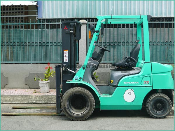 Xe nâng dầu MITSUBISHI FDE20T
