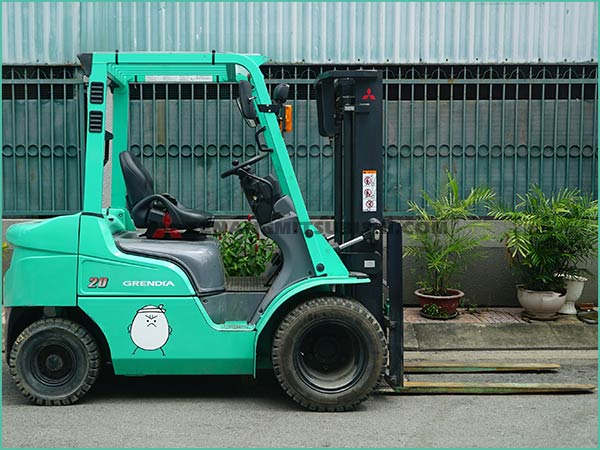 Xe nâng dầu MITSUBISHI FDE20T