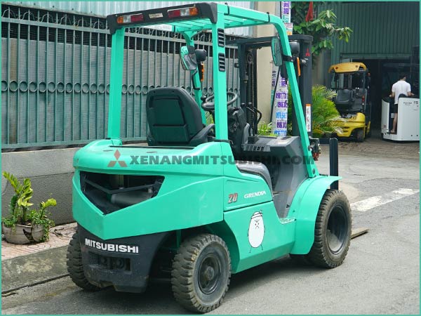 Xe nâng dầu MITSUBISHI FDE20T