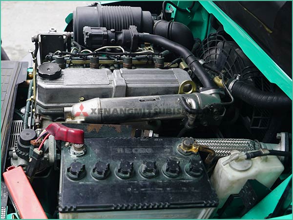 Xe nâng dầu MITSUBISHI FDE20T