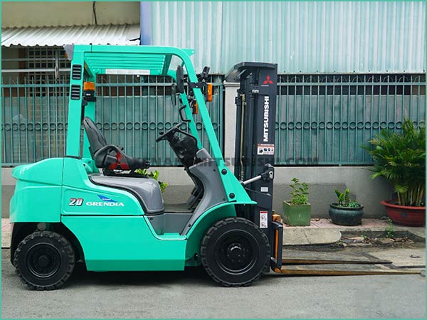 Xe nâng dầu MITSUBISHI FDE20T