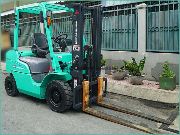 Xe nâng dầu MITSUBISHI FDE20T
