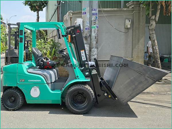 Xe nâng dầu MITSUBISHI FDE20T