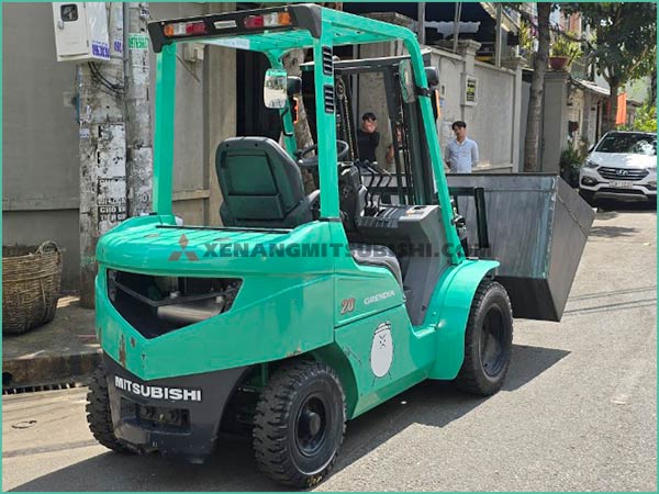 Xe nâng dầu MITSUBISHI FDE20T
