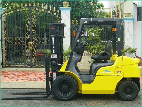 Xe nâng dầu MITSUBISHI FDE20T