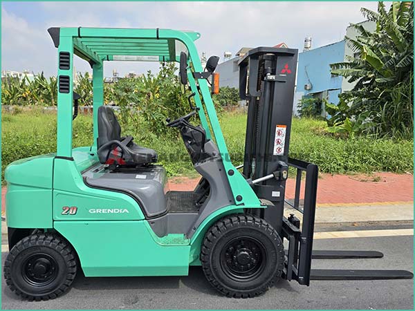 Xe nâng dầu MITSUBISHI FDE20T