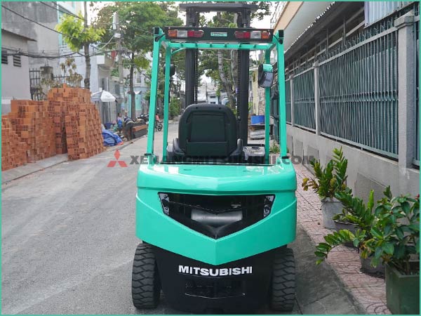Xe nâng dầu MITSUBISHI FDE25T