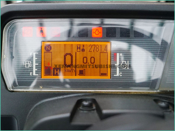 Xe nâng dầu MITSUBISHI FDE25T