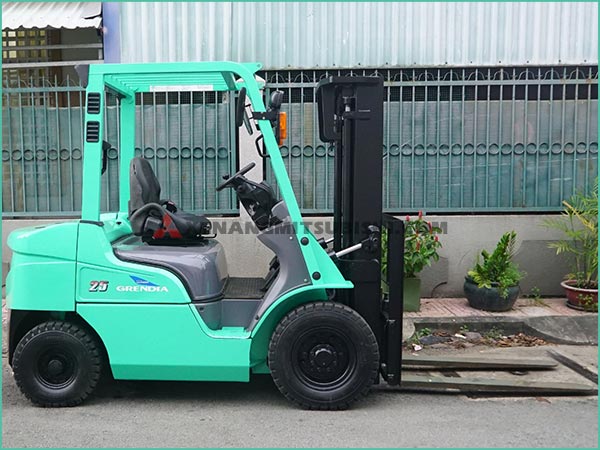 Xe nâng dầu MITSUBISHI FDE25T