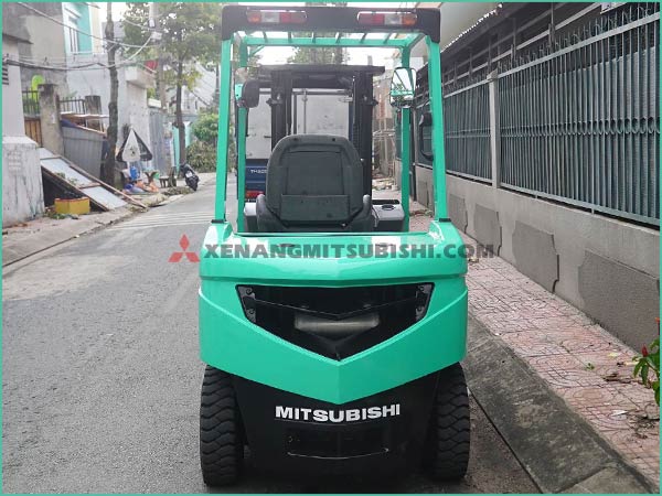 Xe nâng dầu MITSUBISHI FDE25T