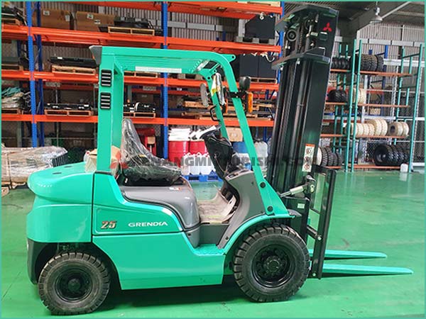 Xe nâng dầu MITSUBISHI GRENIDA FD25N MỚI 100%