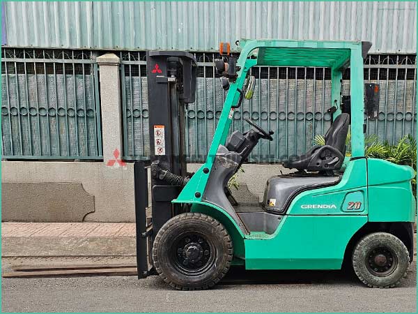 Xe nâng dầu MITSUBISHI KFDE20T